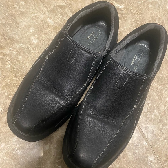 Nice pair of shoes for work or casual. Very gently worn. No defects. - Picture 3 of 6